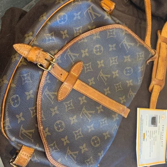 Authentic Louis Vuitton Saumar - Picture 1 of 8